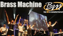 BRASS MACHINE waren schon immer bekannt für ihre Vielseitigkeit: ein exzellentes Bläserensemble vereint sich mit einer druckvoll agierenden Rhythmussektion und großartigen Stimmen zu einer mitreißenden musikalischen Mischung. Wie eine gut geölte Maschine!